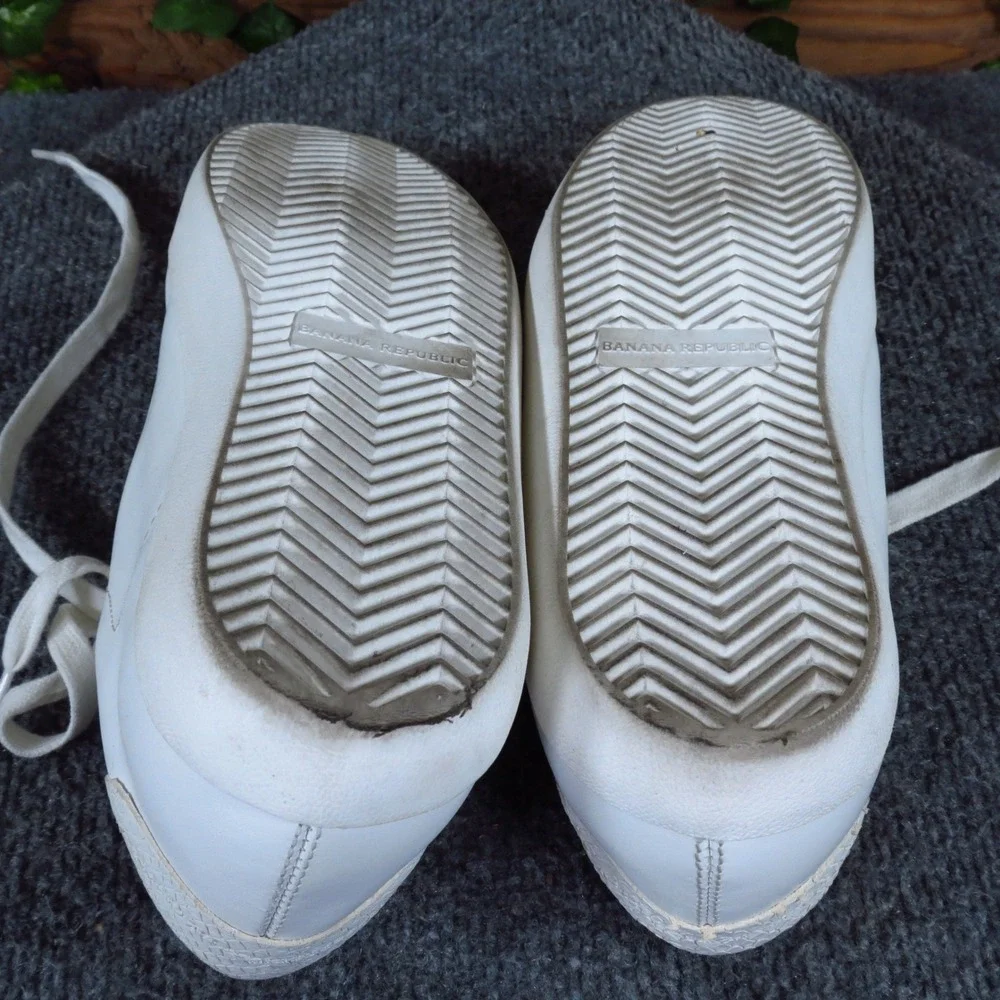 Banana Republic Essential Womens Sneaker Size 8M Walking White Leather Low Top